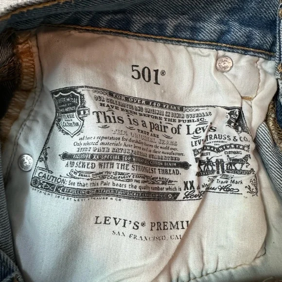 Levi’s Distressed Denim Blue Shorts - Picture 5 of 6